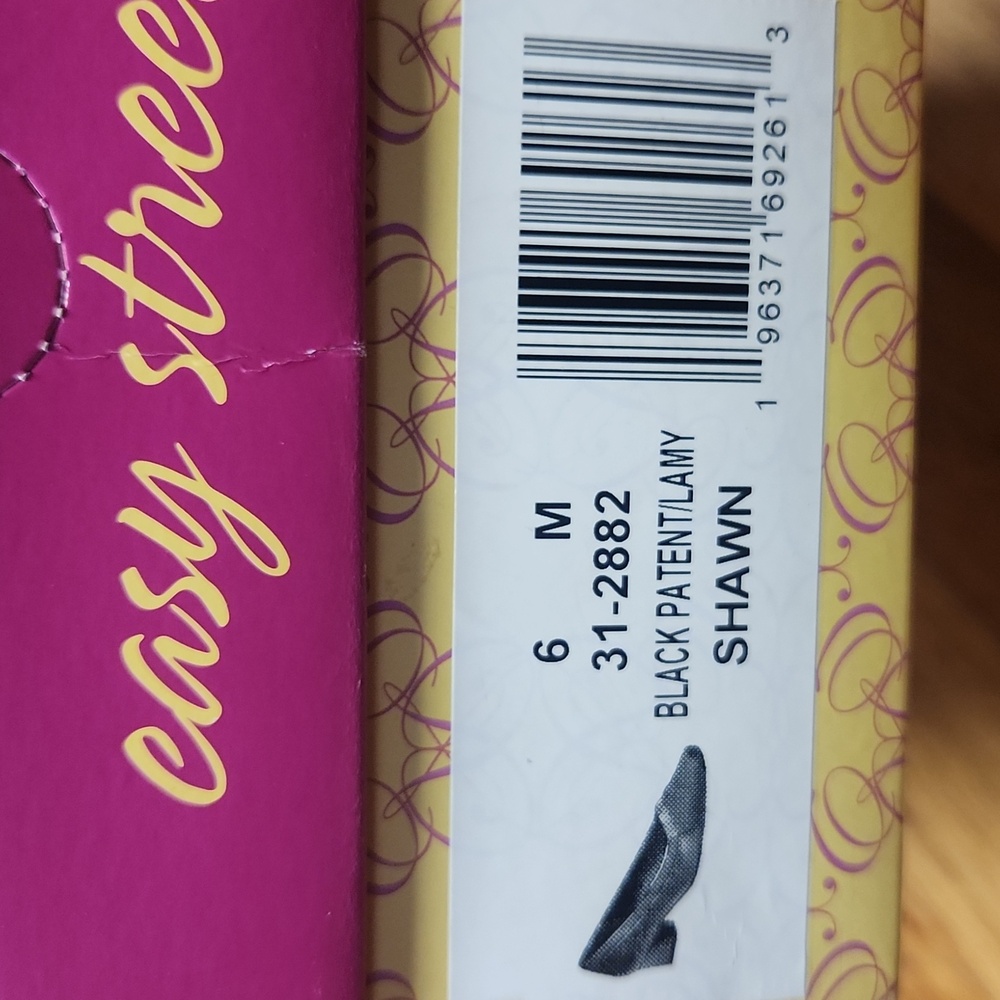 Easy Street Women's Black Flats, NWT - Picture 12 of 12